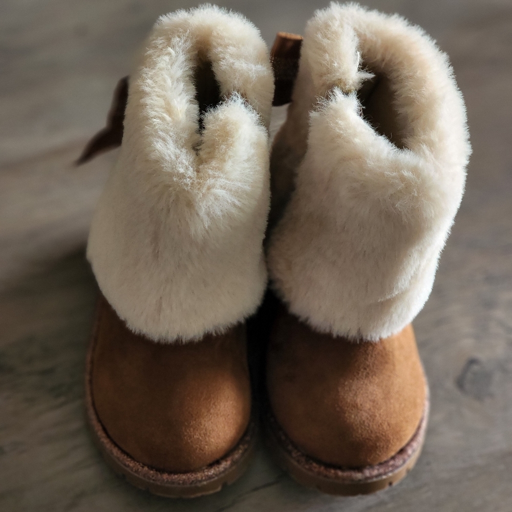 Toddler fur boots